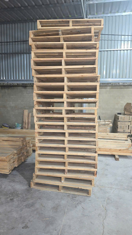 Pallet gỗ